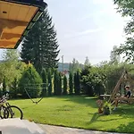 Czarny Kot Z Jacuzzi I Sauna *