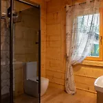 Czarny Kot Z Jacuzzi I Sauna Chalet *