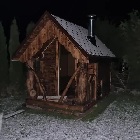 Czarny Kot Z Jacuzzi I Sauna 야노비체 비엘키에