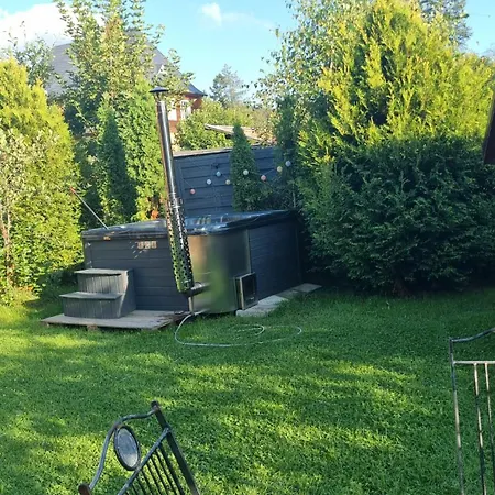 Czarny Kot Z Jacuzzi I Sauna