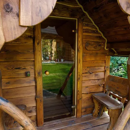 Czarny Kot Z Jacuzzi I Sauna 샬레 *