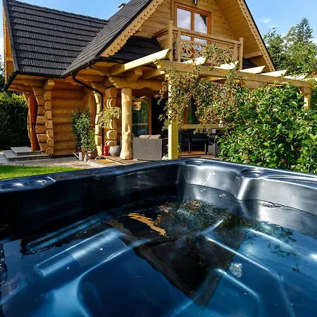 Czarny Kot Z Jacuzzi I Sauna 야노비체 비엘키에